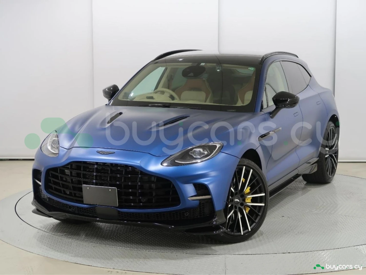 Aston Martin DBX 707